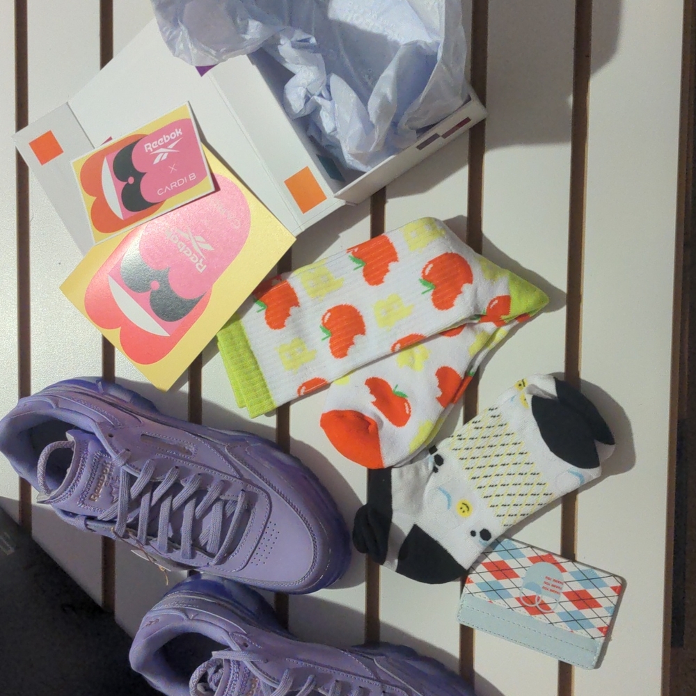 Reebok CARDI B club x purple size 8.5 with cardi Reebok unlocked gift box